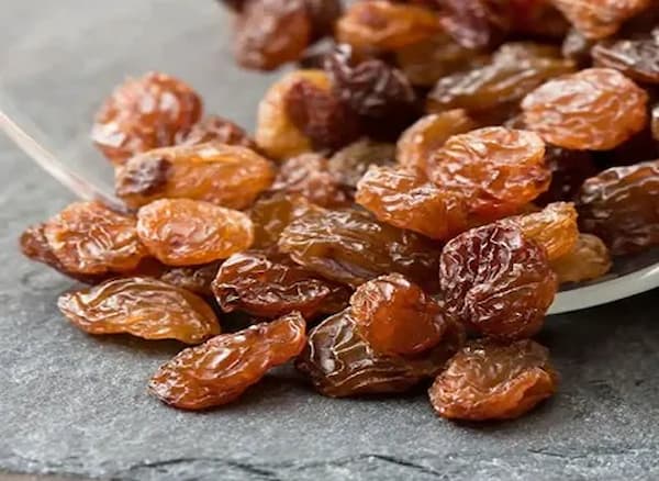 تصویر 1 از قیمت خرید کشمش پلویی تیزابی + فروش ویژه